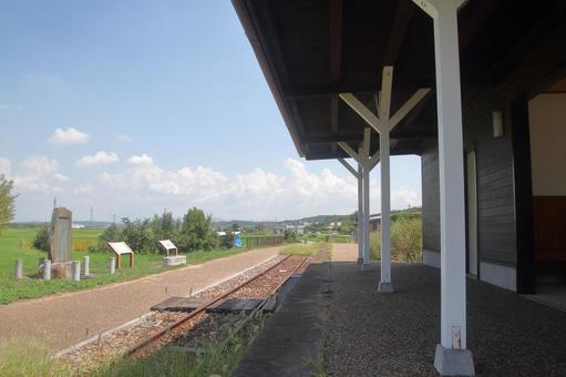 三木鉄道、石野駅、ホーム跡地 三木鉄道、石野駅、ホーム跡地の写真