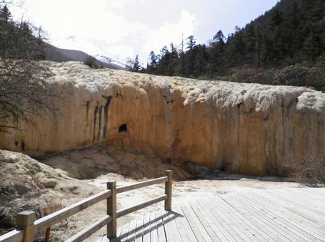 黄龍 黄龍 空,山,雲の写真素材