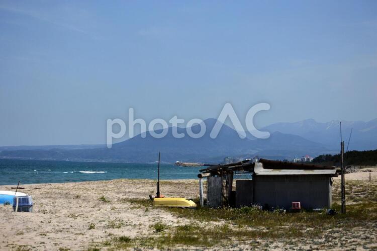 漁師小屋と海 海,漁師小屋,砂浜の写真素材