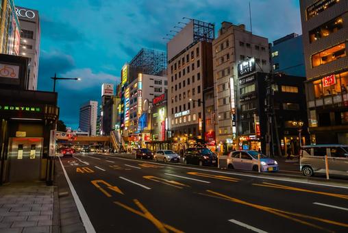 【宮城】仙台駅の周辺 夕日 【宮城】仙台駅の周辺 夕日 仙台駅,宮城,夕日の写真素材