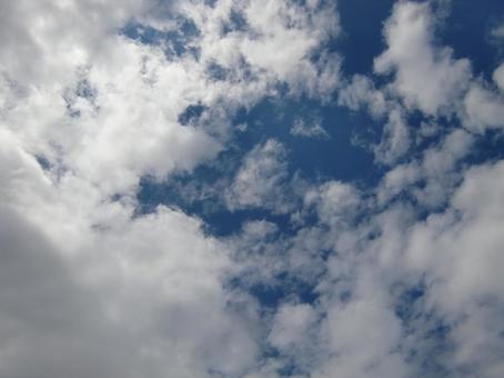 五月の雲-19 五月,青空,空の写真素材