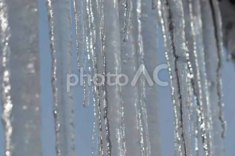 軒先の氷柱（つらら） 氷柱,つらら,垂氷の写真素材