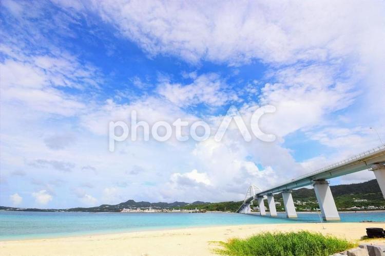 素材　沖縄の風景 空,海沿い,風景の写真素材