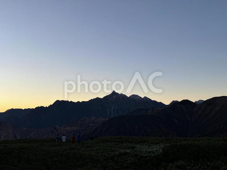 槍ヶ岳の朝1　三俣山荘より 槍ヶ岳,北アルプス,黒部源流の写真素材