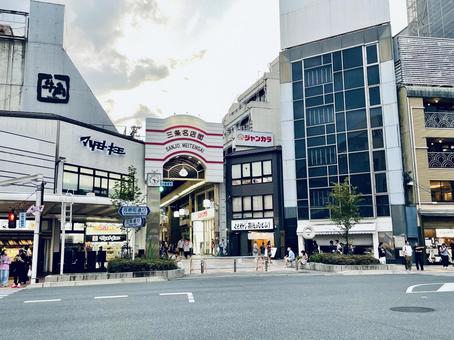 京都市三条名店街入口 京都市三条名店街入口 三条名店街,河原町三条,三条通の写真素材