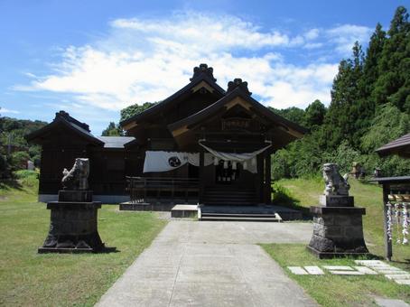 新潟県-居多神社-拝殿と狛犬 新潟県-居多神社-拝殿と狛犬の写真