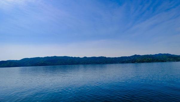 The island seen from a small boat, JPG