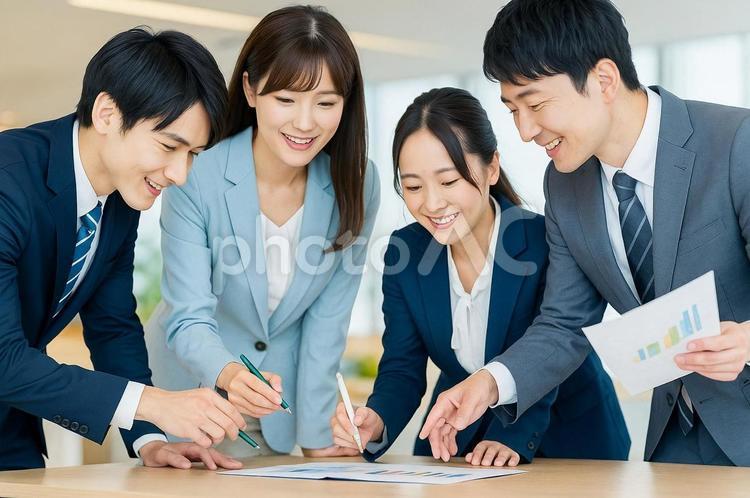 会議をする若いビジネスマン・若手社員 会議,ビジネス,若手社員の写真素材