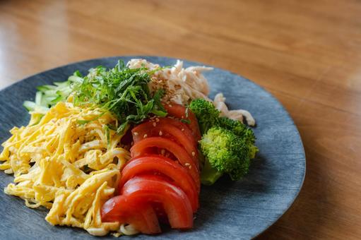 彩り野菜の冷やし中華 彩り野菜の冷やし中華の写真