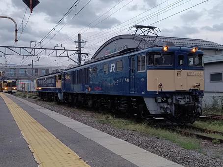 ２１３系とＥＦ６４形の出会い 鉄道,jr,jr東日本の写真素材