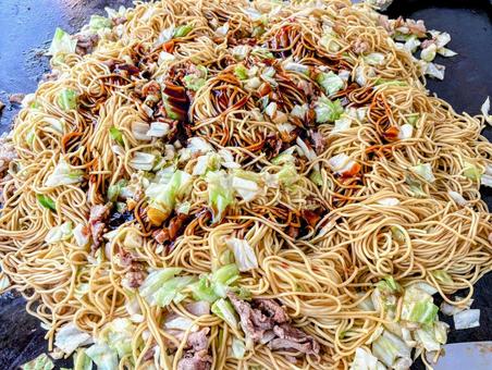 屋台の焼きそば 屋台の焼きそばの写真