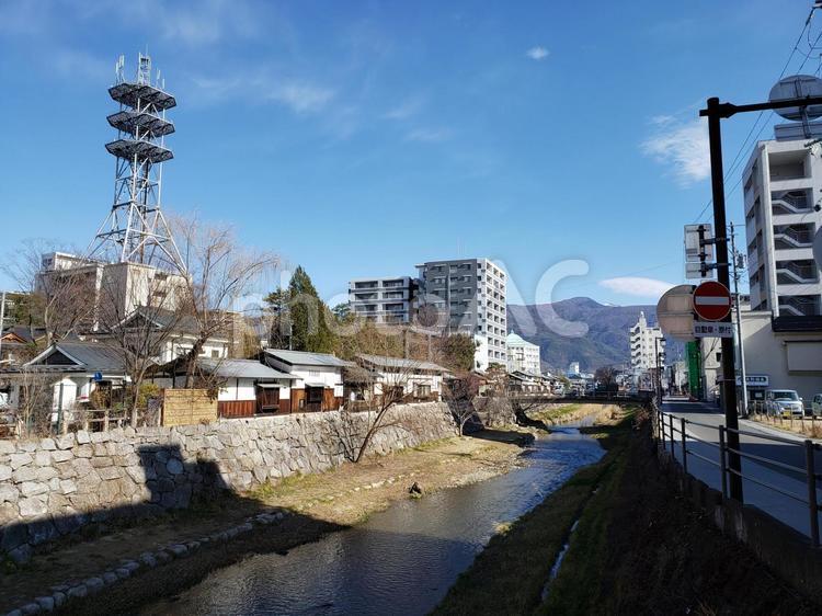 川辺の街並み　日本の地方 路地,川,街並みの写真素材