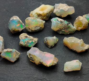 オパール オパール オパール,宝石,原石の写真素材