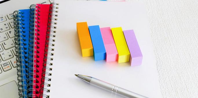 ビジネスツール 付箋とノート 筆記用具 ビジネスツール 付箋とノート 筆記用具 文房具,筆記用具,事務用品の写真素材