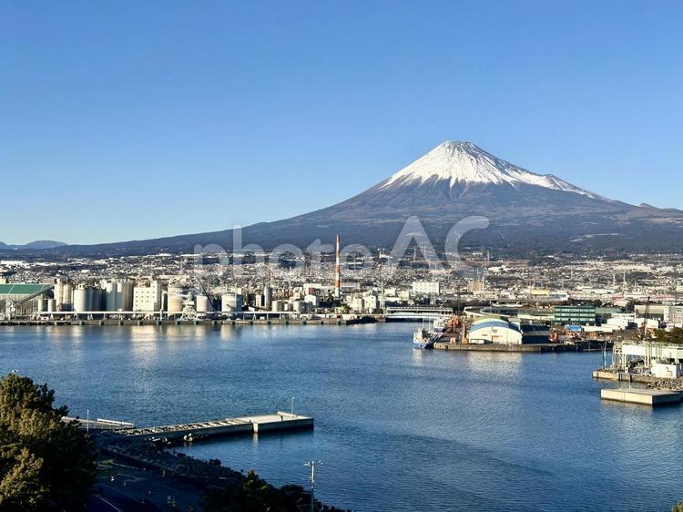 田子の浦港から見る富士山 富士山,自然,風景の写真素材