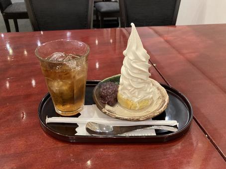 クリームスイートポテト クリームスイートポテト クリームスイートポテト,スイートポテト,ソフトクリームの写真素材