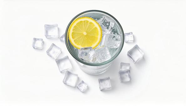 炭酸水 レモンと氷入り 炭酸水 レモンと氷入りの写真