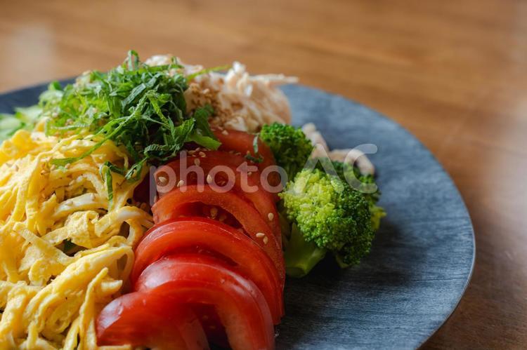 彩り野菜の冷やし中華 冷やし中華,中華麺,錦糸卵の写真素材