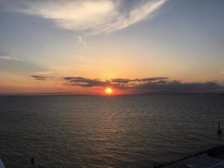 夕日 自然,癒し,夕日の写真素材