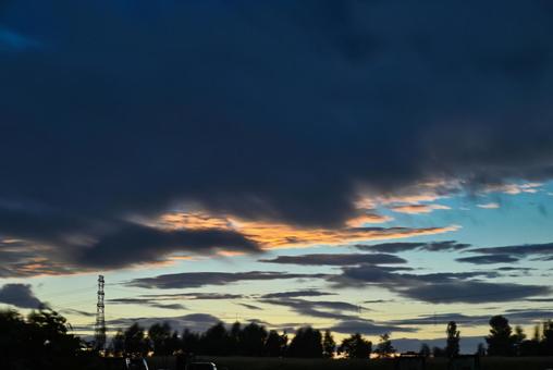 Sunset during the approach of a typhoon 2025/7/14, JPG