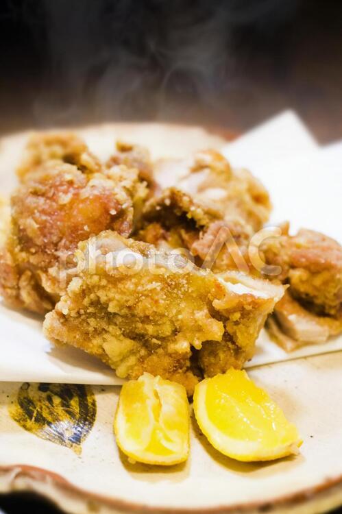 鶏肉の竜田揚げとレモン 竜田揚げ,鶏肉の竜田揚げ,肉料理の写真素材