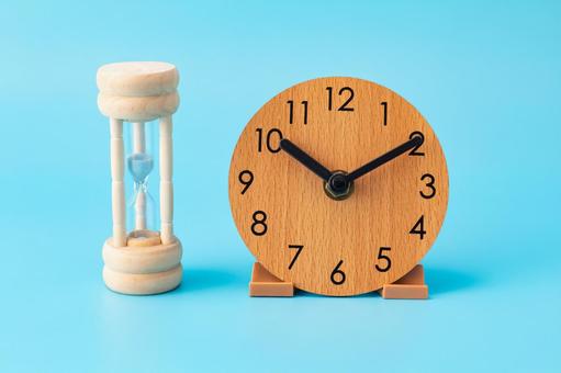 時間の大切さイメージ01 時計,砂時計,時間の写真素材