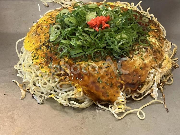 お好み焼き お好み焼き,広島焼き,モダン焼きの写真素材