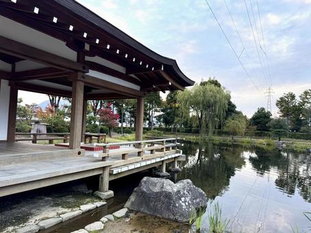 秋の夕方　福井県紫式部公園 夕方,夕暮れ,夕雲の写真素材