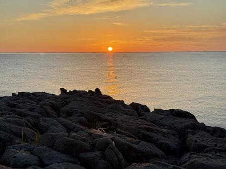 The Sea of Japan and cliffs seen from Tojinbo in Fukui Prefecture in the evening, JPG