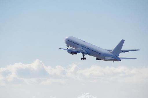 飛行機と空 飛行機と空 飛行機,旅客機,ジェット機の写真素材
