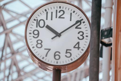 もう少しで10時10分です もう少しで10時10分です 時計,時間,時刻の写真素材