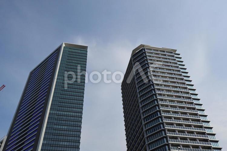 高層ビルと青空のある都会の街並みの風景 高層ビル,青空,都会の写真素材