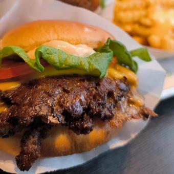 主役はハンバーガー ハンバーガー,ファストフード,バンズの写真素材