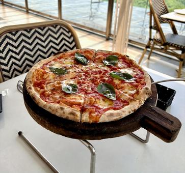 マルゲリータピザ マルゲリータピザ ピザ,マルゲリータ,イタリアンの写真素材