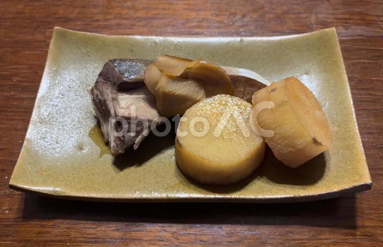 R7.06.24　鰤と長芋の煮物 夕食,鰤,長芋の写真素材