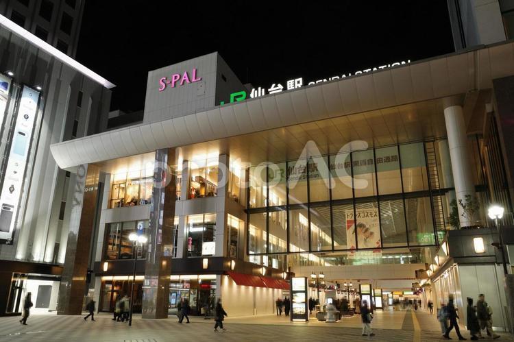 仙台駅東口の夜の風景　 仙台駅,東口,夜の写真素材