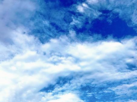 海に見える青空 海に見える青空の写真