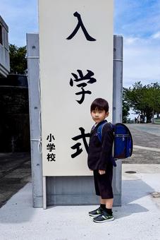 <素材>春の小学校の入学式の風景 <素材>春の小学校の入学式の風景 子供,入学,1年生の写真素材