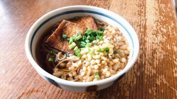 きつねたぬき蕎麦 きつねたぬき蕎麦の写真