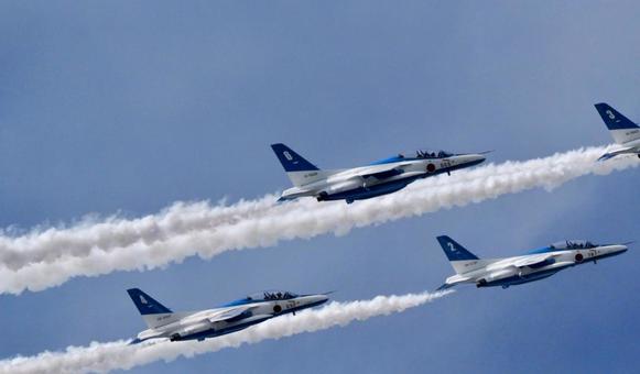 ブルーインパルスがおおさに来た ブルーインパルスがおおさに来た ブルーインパルス,戦闘機,空の写真素材