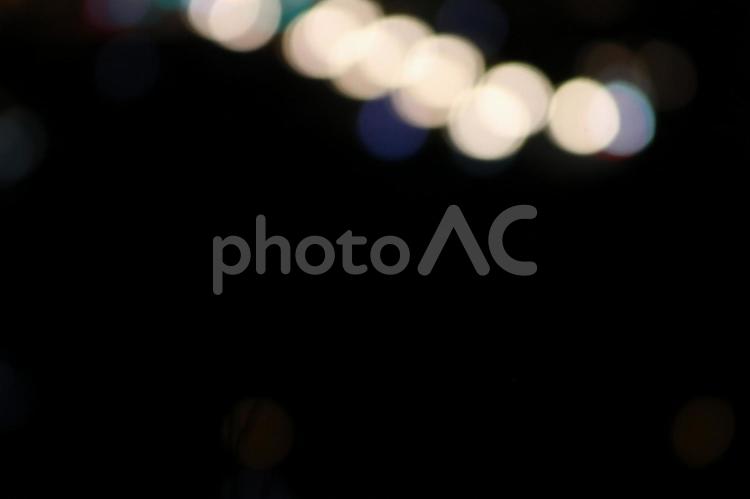 都会の夜　ぼかしの詩 玉ボケ,丸,赤の写真素材