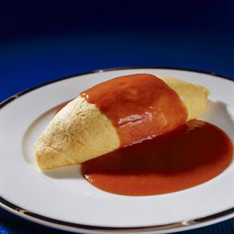 洋食屋さんで食べる昔ながらのオムライス 洋食屋さんで食べる昔ながらのオムライス オムライス,デミグラスソース,オーソドックスの写真素材