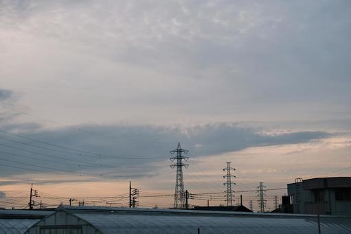 夕焼けと鉄塔 夕焼けと鉄塔 空,夕方,鉄塔の写真素材
