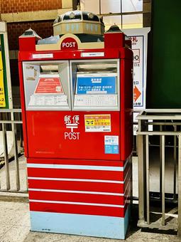 東京駅構内/丸の内/郵便ポスト 東京駅構内/丸の内/郵便ポスト 郵便,ポスト,東京駅の写真素材