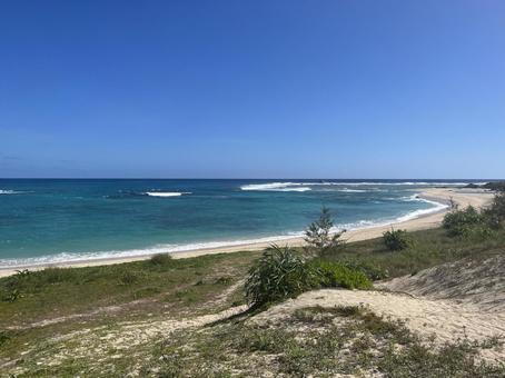 奄美大島の大荒れの土盛海岸 海,青,波の写真素材