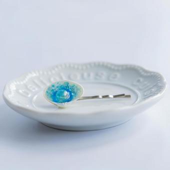 海夏の涼しさを閉じ込めた貝殻ヘアピン 海夏の涼しさを閉じ込めた貝殻ヘアピンの写真