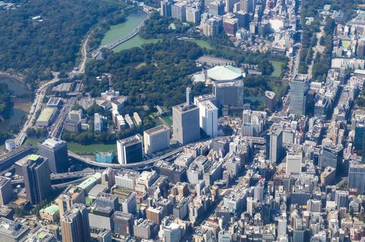 東京都千代田区の九段下付近を空撮 東京都千代田区の九段下付近を空撮 空撮,航空写真,東京都の写真素材