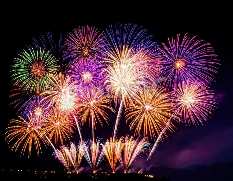 夏の夜空を彩る大輪の花火 花火,夏,夜空の写真素材