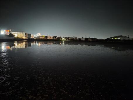 夜の池 夜景,夜,池の写真素材