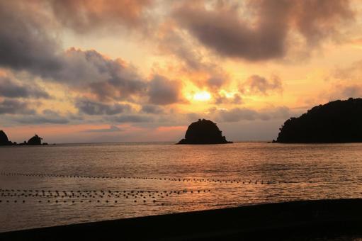A beautiful sunset in Nishiizu, JPG